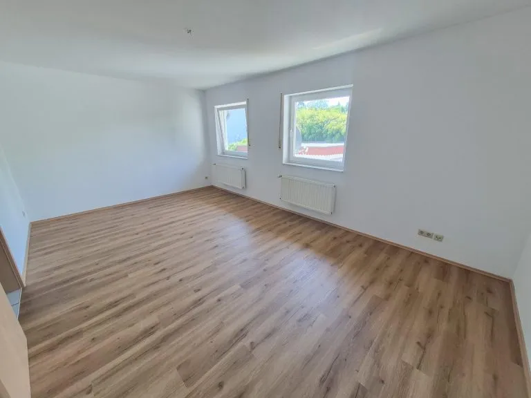 Immobilienangebot - Döttesfeld - Alle - Gepflegtes Reihenmittelhaus mit cleverem Eigentumskonzept und Garage - nähe Puderbach!