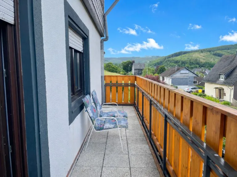 Immobilienangebot - Netphen / Grissenbach - Alle - Gepflegtes Einfamilienhaus mit viel Platz und schöner Terrasse in Netphen / Grissenbach!