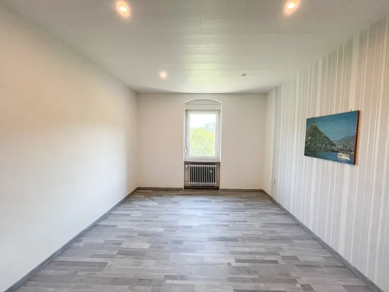 Immobilienangebot - Siegen - Alle - Schöne Doppelhaushälfte mit großem Garten in Siegen!