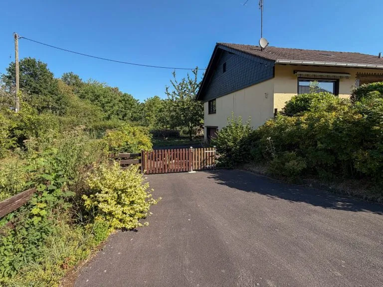 Immobilienangebot - Windeck VG - Alle - Gemütliches Einfamilienhaus mit Kamin und großem Grundstück in naturnaher Lage!