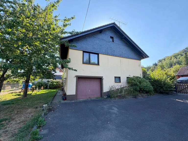 Immobilienangebot - Windeck VG - Alle - Gemütliches Einfamilienhaus mit Kamin und großem Grundstück in naturnaher Lage!