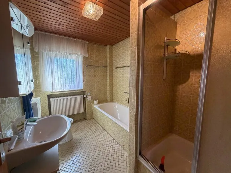 Immobilienangebot - Windeck VG - Alle - Gemütliches Einfamilienhaus mit Kamin und großem Grundstück in naturnaher Lage!