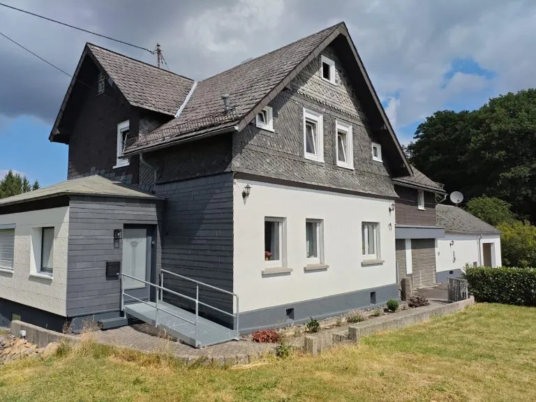 Immobilienangebot - Bad Marienberg VG - Alle - Charmante 4-Zimmer-Dachgeschosswohnung ab Dezember zu vermieten!