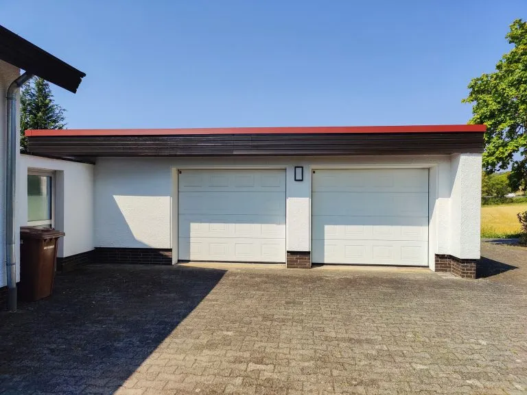 Immobilienangebot - Altenkirchen - Alle - ***Reserviert***Geräumiger Bungalow mit Pool, Doppelgarage und Photovoltaikanlage in Ortsrandlage von Altenkirchen!