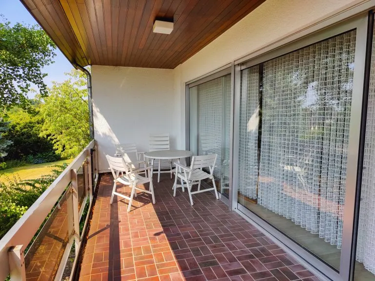 Immobilienangebot - Altenkirchen - Alle - ***Reserviert***Geräumiger Bungalow mit Pool, Doppelgarage und Photovoltaikanlage in Ortsrandlage von Altenkirchen!