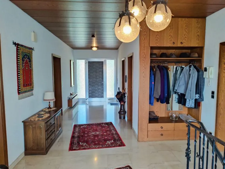 Immobilienangebot - Altenkirchen - Alle - ***Reserviert***Geräumiger Bungalow mit Pool, Doppelgarage und Photovoltaikanlage in Ortsrandlage von Altenkirchen!