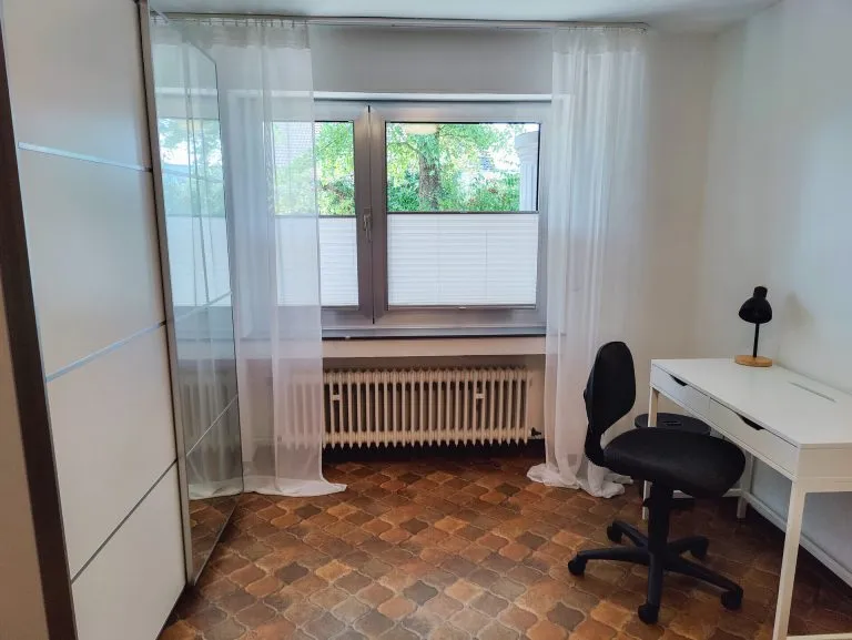 Immobilienangebot - Altenkirchen - Alle - ***Reserviert***Geräumiger Bungalow mit Pool, Doppelgarage und Photovoltaikanlage in Ortsrandlage von Altenkirchen!
