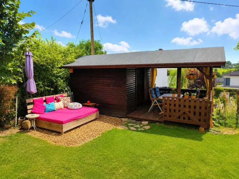 Immobilienangebot - Altenkirchen VG - Alle - Gepflegtes Einfamilienhaus mit Garage und liebevoll angelegtem Garten!