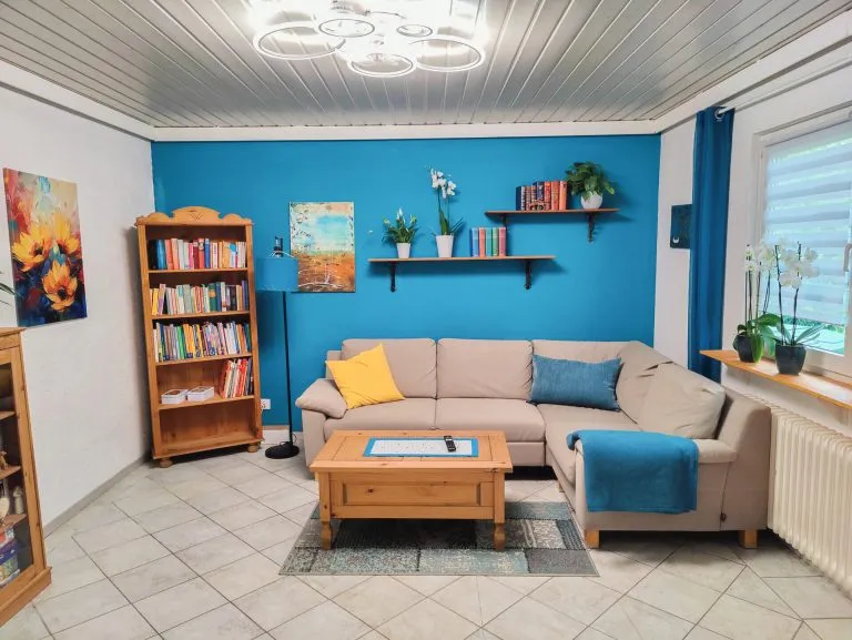 Immobilienangebot - Altenkirchen VG - Alle - Gepflegtes Einfamilienhaus mit Garage und liebevoll angelegtem Garten!