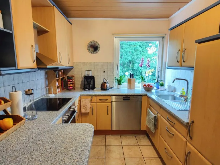 Immobilienangebot - Altenkirchen VG - Alle - Gepflegtes Einfamilienhaus mit Garage und liebevoll angelegtem Garten!