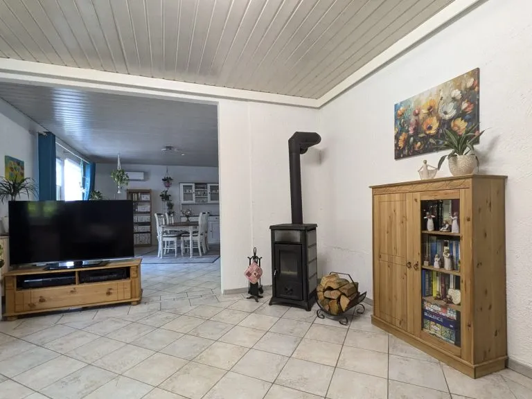 Immobilienangebot - Altenkirchen VG - Alle - Gepflegtes Einfamilienhaus mit Garage und liebevoll angelegtem Garten!