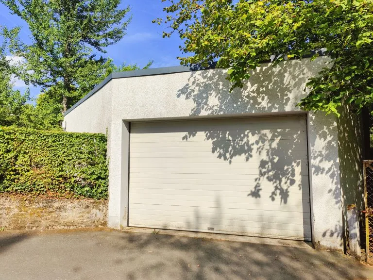 Immobilienangebot - Altenkirchen - Alle - Einfamilienhaus mit Garage in zentrumsnaher Ortsrandlage von Altenkirchen!