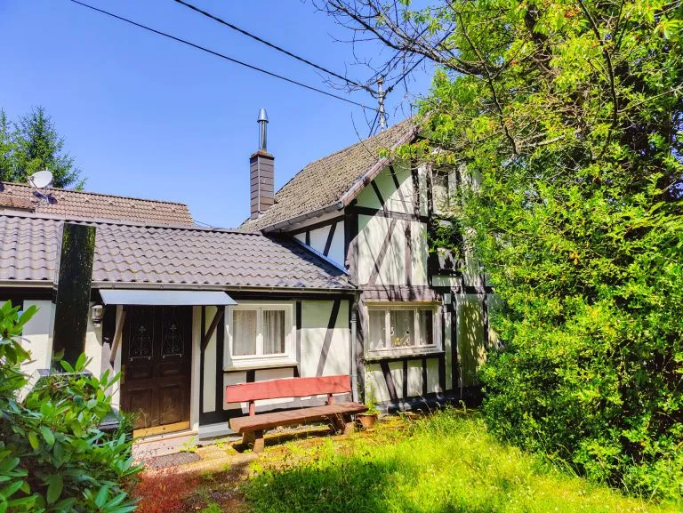 Immobilienangebot - Idelberg - Alle - Gemütliches Fachwerkhaus mit angrenzendem Bauplatz/Weideland in idyllisch gelegener Ortschaft!