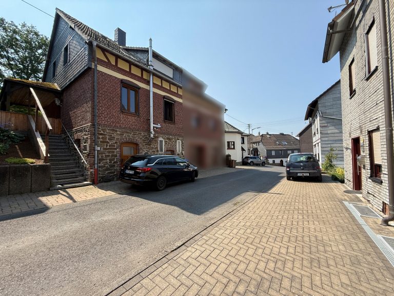 Immobilienangebot - Kirchen (Sieg) - Alle - Wohnen mit Charme – gepflegte Doppelhaushälfte in ruhiger Lage!