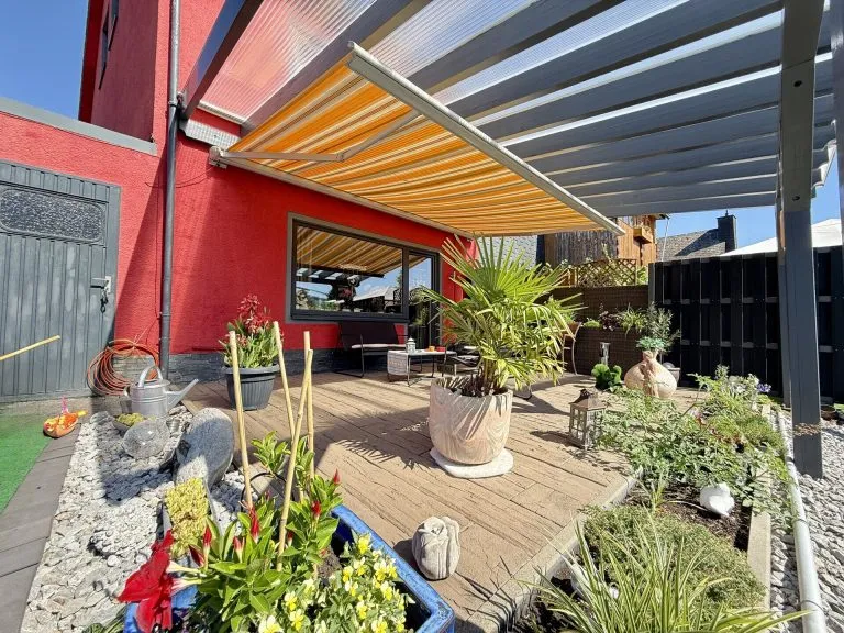 Immobilienangebot - Herdorf - Alle - Wohlfühlen in zentraler Lage - gepflegte Doppelhaushälfte mit Garten und Terrasse!