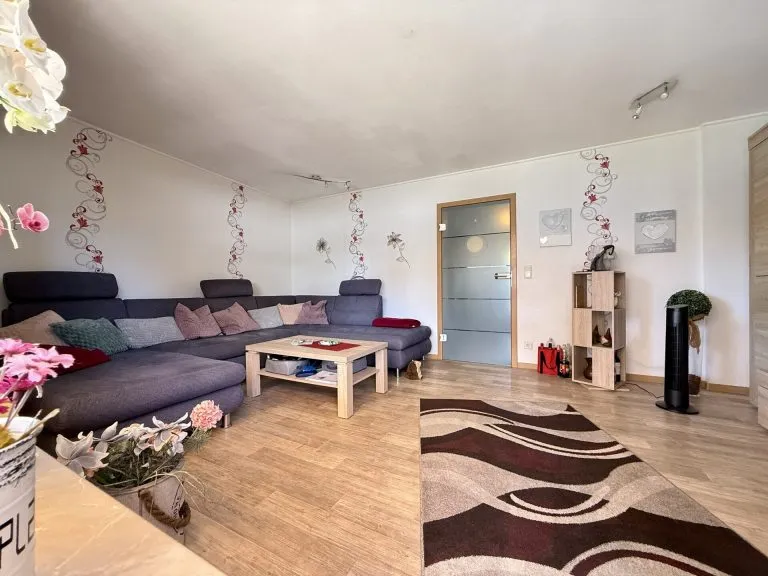 Immobilienangebot - Herdorf - Alle - Wohlfühlen in zentraler Lage - gepflegte Doppelhaushälfte mit Garten und Terrasse!