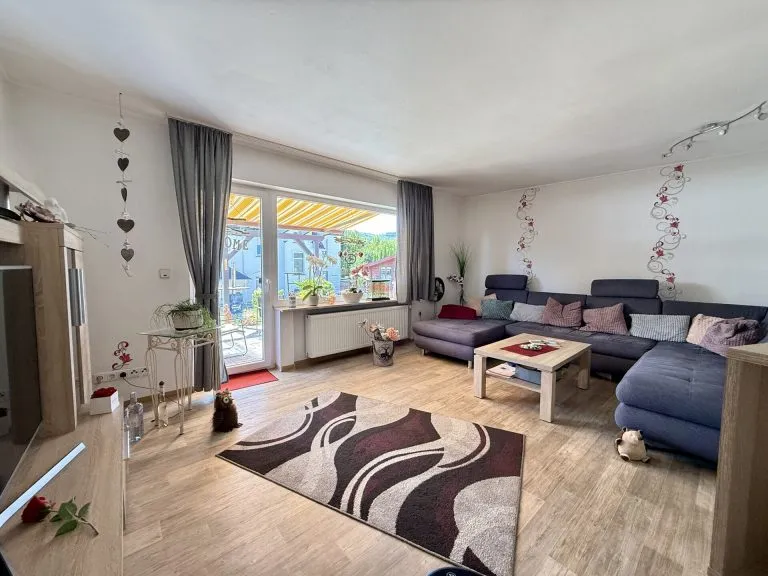 Immobilienangebot - Herdorf - Alle - Wohlfühlen in zentraler Lage - gepflegte Doppelhaushälfte mit Garten und Terrasse!