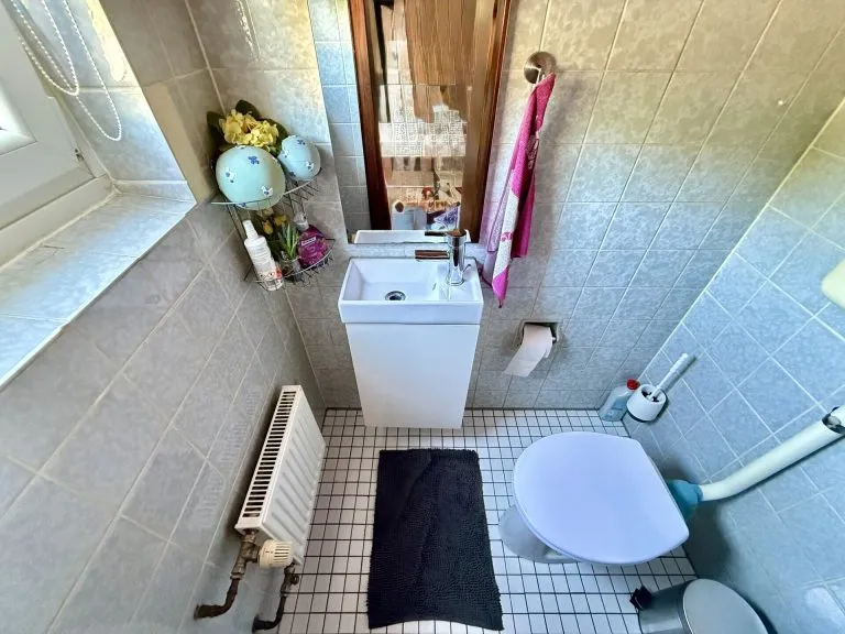 Immobilienangebot - Herdorf - Alle - Wohlfühlen in zentraler Lage - gepflegte Doppelhaushälfte mit Garten und Terrasse!