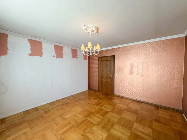 Immobilienangebot - Bitzen - Alle - Renovierungsbedürftiger Bungalow mit Sauna & Schwimmbad - nahe Hamm (Sieg)!