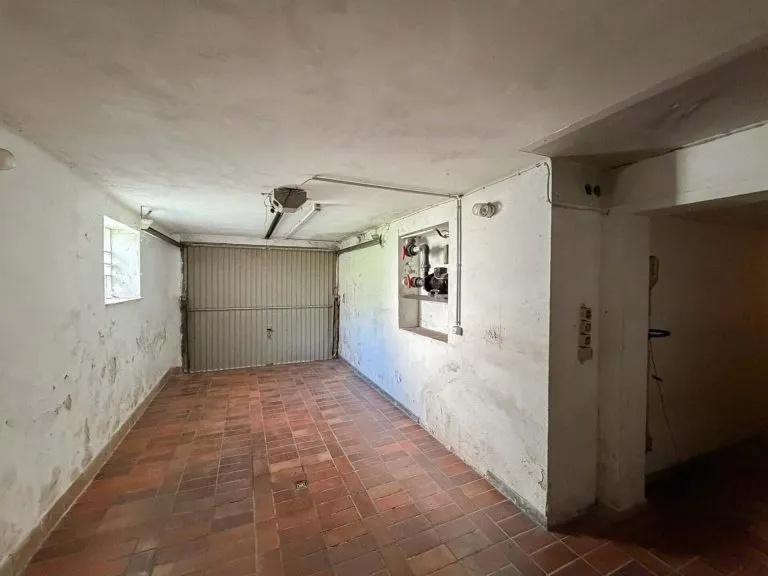 Immobilienangebot - Bitzen - Alle - Renovierungsbedürftiger Bungalow mit Sauna & Schwimmbad - nahe Hamm (Sieg)!