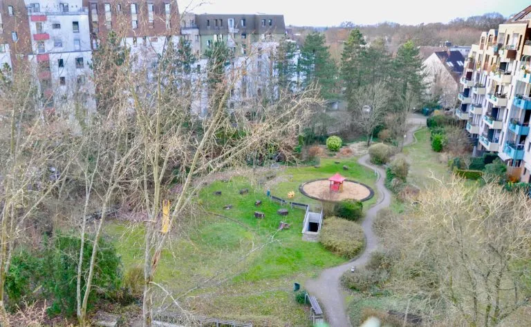 Immobilienangebot - Bergisch Gladbach ST - Alle - ***RESERVIERT***
Ideal für Kapitalanleger: Langjährig vermietete 2 ZKB-Eigentumswohnung mit TG-Stellplatz auf Erbpachtgrundstück!
