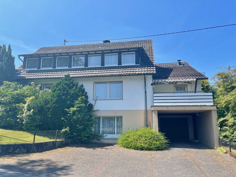 Immobilienangebot - Wiehl - Alle - Freistehendes Einfamilienhaus mit viel Platz und Gestaltungspotenzial!