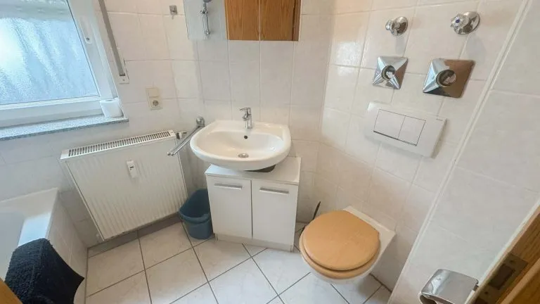 Immobilienangebot - Hadamar / Niederhadamar - Alle - Vollvermietetes Mehrfamilienhaus in guter Lage von Niederhadamar!
