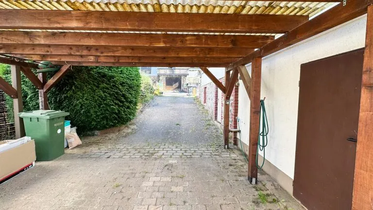 Immobilienangebot - Kadenbach - Alle - Gepflegtes Zweifamilienhaus mit Fernblick auf großem Grundstück in ruhiger Lage bei Montabaur!