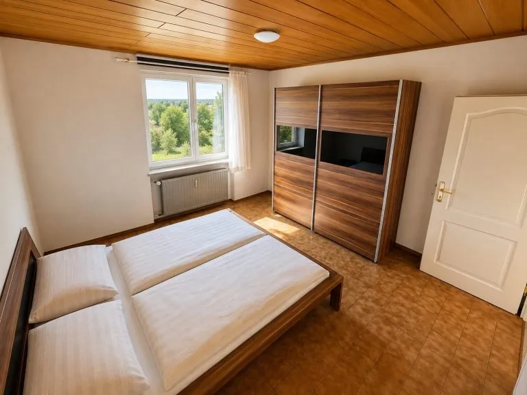 Immobilienangebot - Kadenbach - Alle - Gepflegtes Zweifamilienhaus mit Fernblick auf großem Grundstück in ruhiger Lage bei Montabaur!