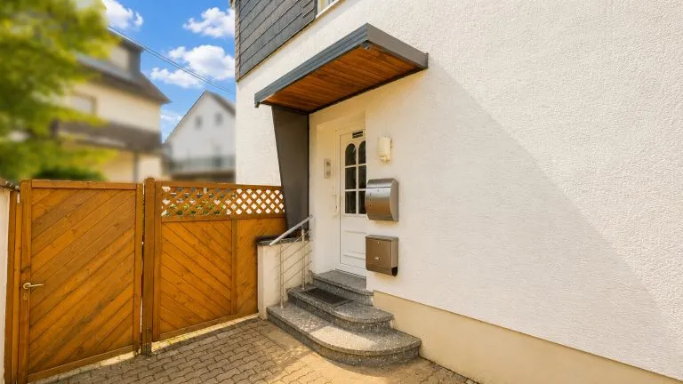 Immobilienangebot - Bendorf - Alle - Doppelhaushälfte mit Potenzial in gefragter Stadtlage von Bendorf!