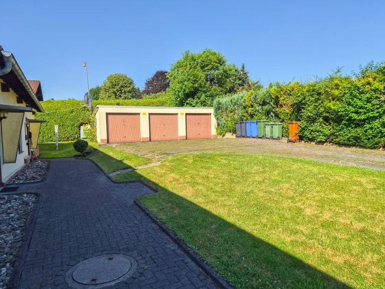 Immobilienangebot - Puderbach VG - Alle - Gepflegtes 3-Parteienhaus im Bungalowstil in zentraler Wohnlage von Puderbach zu verkaufen!