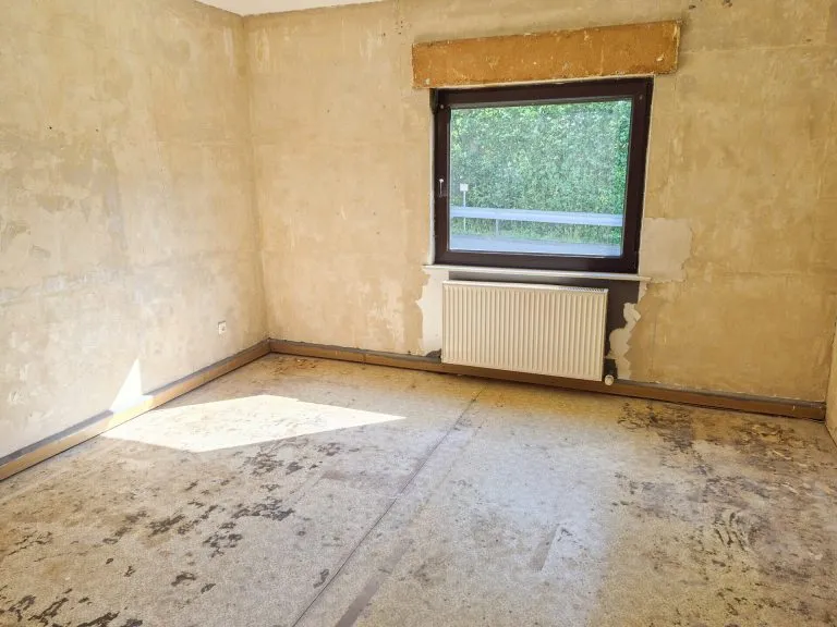 Immobilienangebot - Puderbach VG - Alle - Gepflegtes 3-Parteienhaus im Bungalowstil in zentraler Wohnlage von Puderbach zu verkaufen!