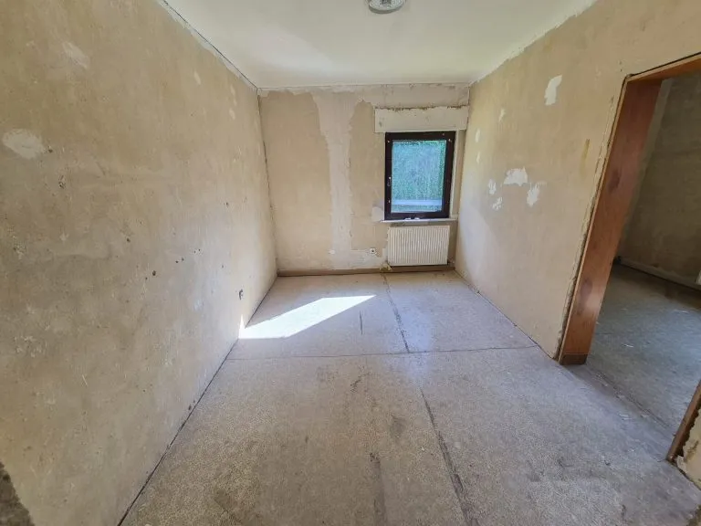 Immobilienangebot - Puderbach VG - Alle - Gepflegtes 3-Parteienhaus im Bungalowstil in zentraler Wohnlage von Puderbach zu verkaufen!