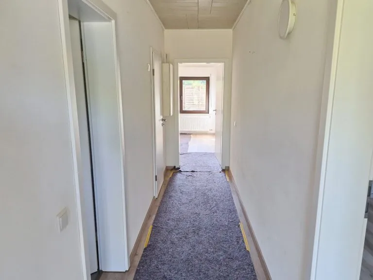 Immobilienangebot - Puderbach VG - Alle - Gepflegtes 3-Parteienhaus im Bungalowstil in zentraler Wohnlage von Puderbach zu verkaufen!
