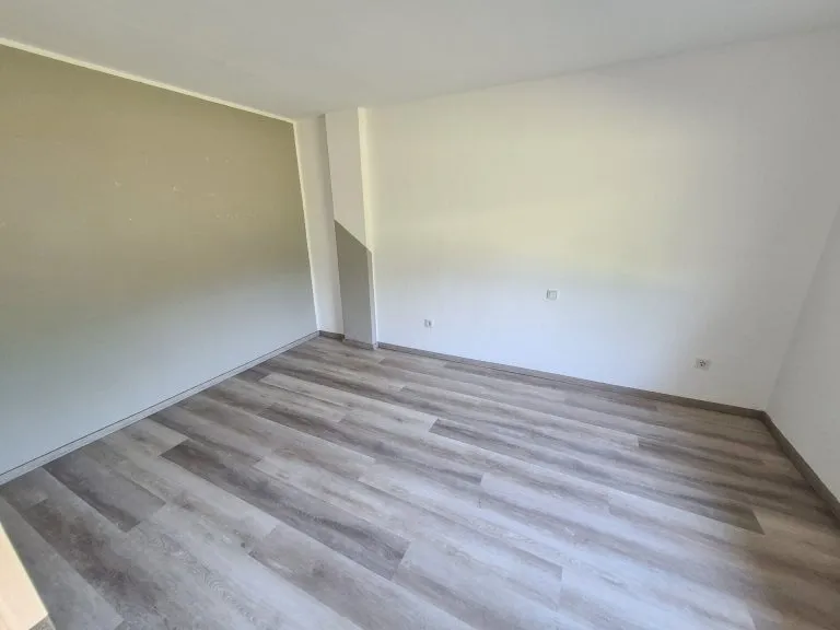 Immobilienangebot - Puderbach VG - Alle - Gepflegtes 3-Parteienhaus im Bungalowstil in zentraler Wohnlage von Puderbach zu verkaufen!
