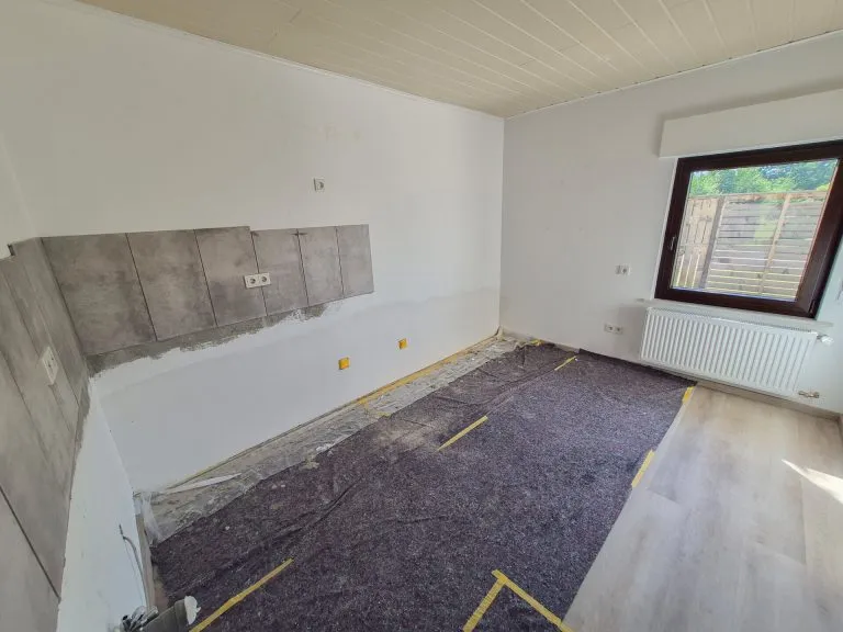 Immobilienangebot - Puderbach VG - Alle - Gepflegtes 3-Parteienhaus im Bungalowstil in zentraler Wohnlage von Puderbach zu verkaufen!