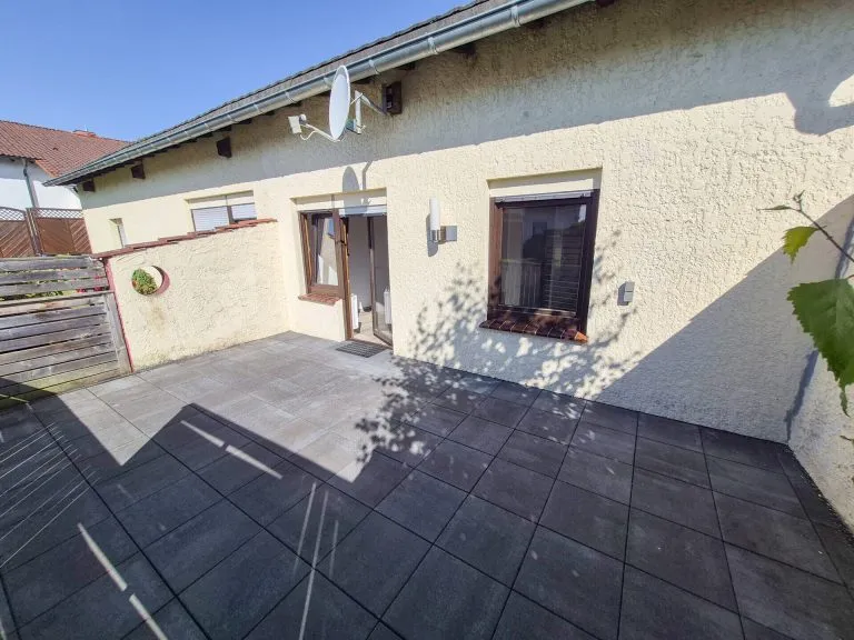 Immobilienangebot - Puderbach VG - Alle - Gepflegtes 3-Parteienhaus im Bungalowstil in zentraler Wohnlage von Puderbach zu verkaufen!