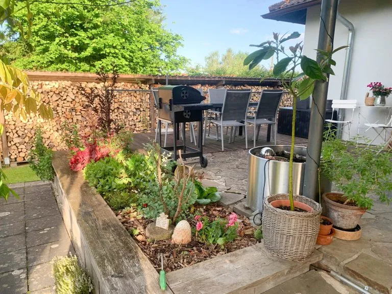 Immobilienangebot - Puderbach VG - Alle - TRAUMLAGE - Top-sanierter Bungalow in absoluter Ortsrandlage zu verkaufen!