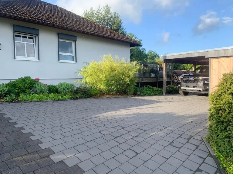 Immobilienangebot - Puderbach VG - Alle - TRAUMLAGE - Top-sanierter Bungalow in absoluter Ortsrandlage zu verkaufen!