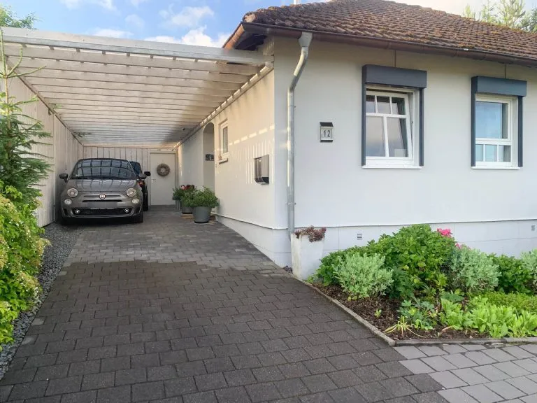 Immobilienangebot - Puderbach VG - Alle - TRAUMLAGE - Top-sanierter Bungalow in absoluter Ortsrandlage zu verkaufen!