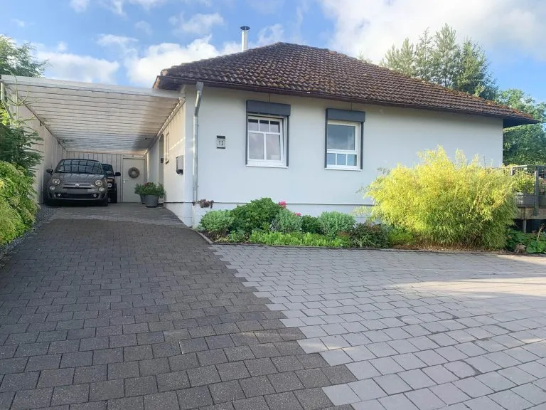 Immobilienangebot - Puderbach VG - Alle - TRAUMLAGE - Top-sanierter Bungalow in absoluter Ortsrandlage zu verkaufen!