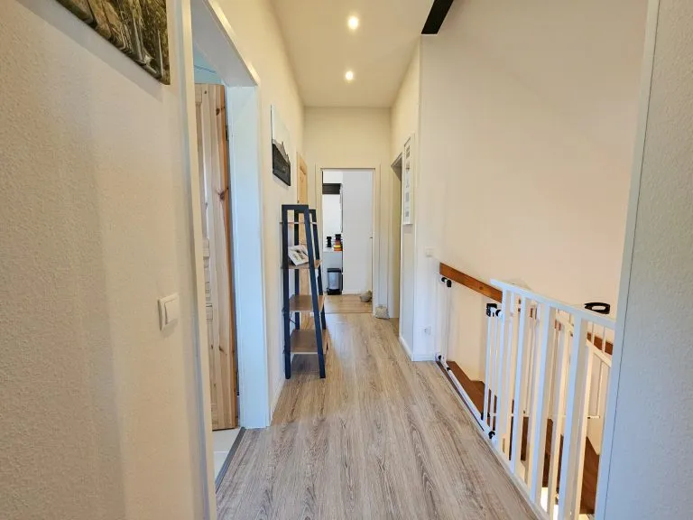 Immobilienangebot - Sankt Augustin / Birlinghoven - Alle - Hochwertig modernisierte Doppelhaushälfte, gute Ausstattung, Garten und Garage in Birlinghoven