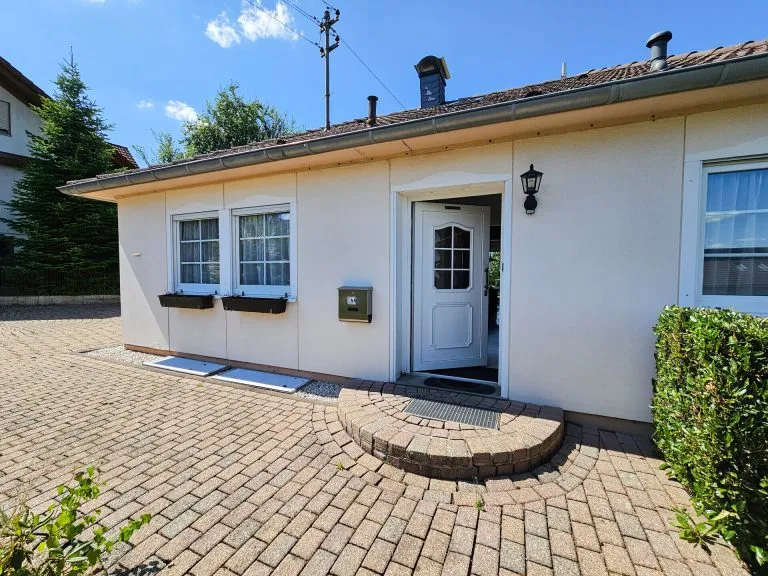 Immobilienangebot - Much / Schwellenbach - Alle - Traum-Grundstück mit 1.464 m², bebaut mit einem Neckermann-Fertighaus - Sanierungsobjekt mit Potenzial!