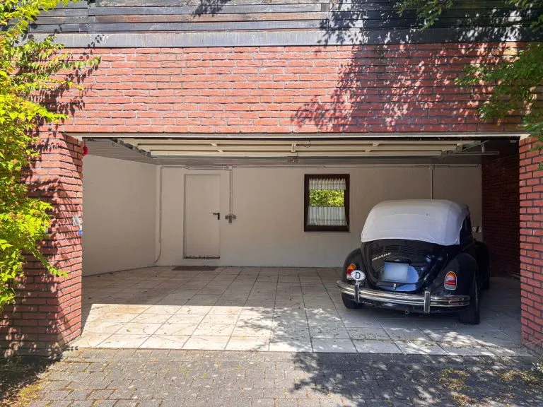 Immobilienangebot - Windeck - Alle - **RESERVIERT**
Großzügiges, gepflegtes Einfamilienhaus mit ELW, Poolhaus, Sauna & Traumhafte Aussicht in Windeck!