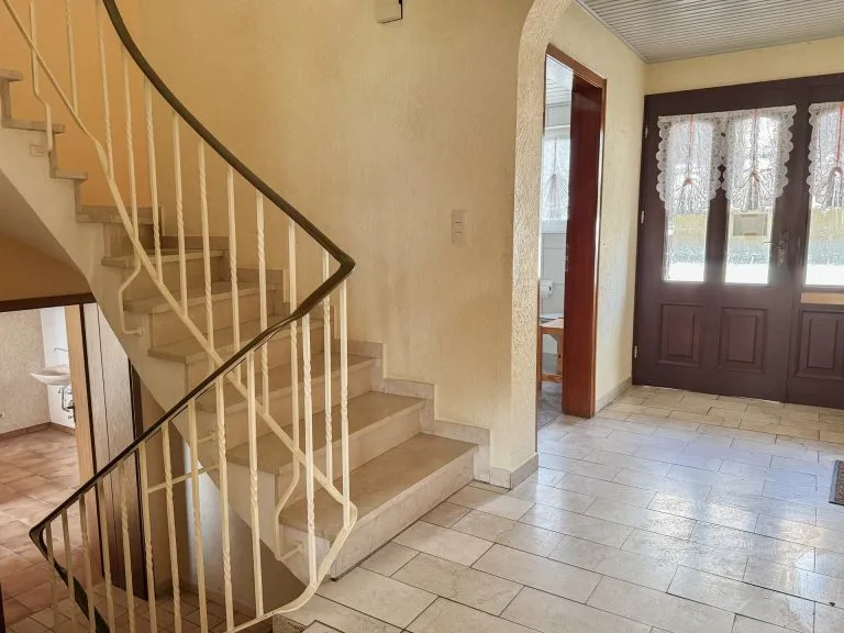 Immobilienangebot - Merkelbach - Alle - Zwei Häuser, ein Grundstück - vielseitige Möglichkeiten nahe Hachenburg!