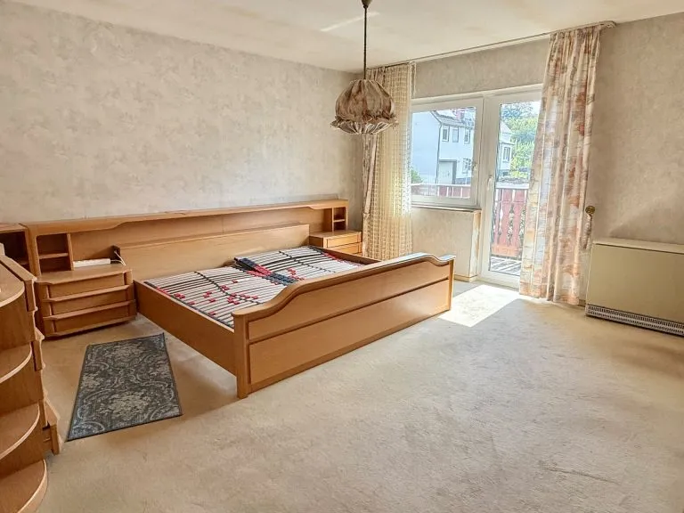 Immobilienangebot - Merkelbach - Alle - Zwei Häuser, ein Grundstück - vielseitige Möglichkeiten nahe Hachenburg!