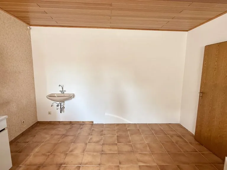 Immobilienangebot - Merkelbach - Alle - Zwei Häuser, ein Grundstück - vielseitige Möglichkeiten nahe Hachenburg!