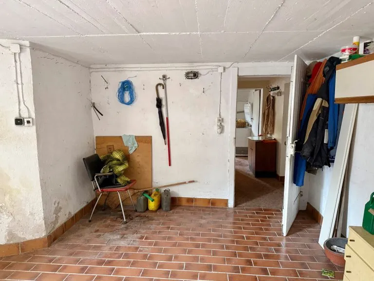 Immobilienangebot - Merkelbach - Alle - Zwei Häuser, ein Grundstück - vielseitige Möglichkeiten nahe Hachenburg!