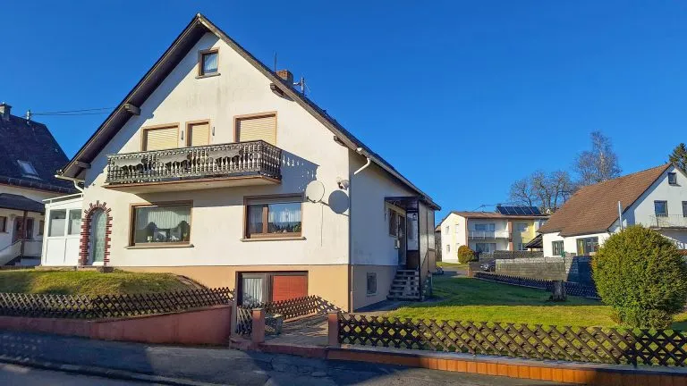Immobilienangebot - Langenhahn - Alle - Großzügiges Einfamilienhaus mit Garten zur Miete!