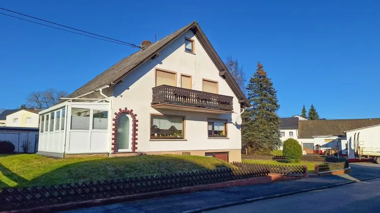 Immobilienangebot - Langenhahn - Alle - Großzügiges Einfamilienhaus mit Garten zur Miete!